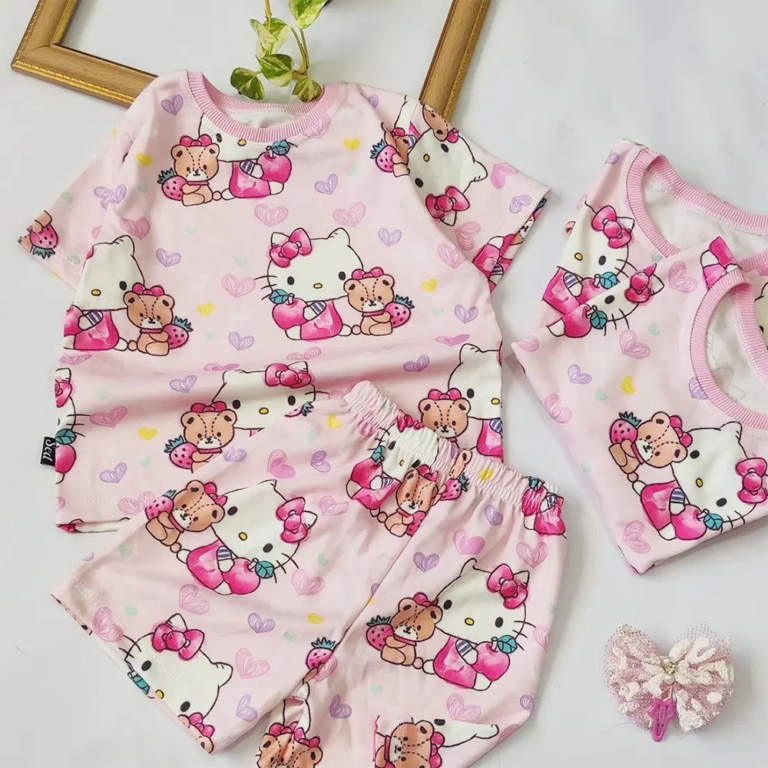 تیشرت و شلوارک راحتی بچگانه طرح کیتی